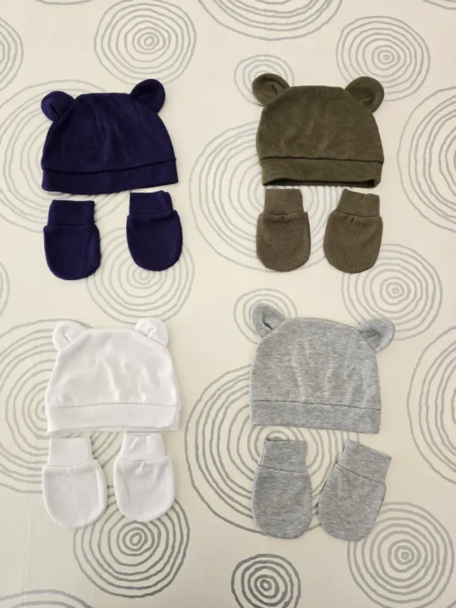 Gorrito y manoplas para bebé azul
