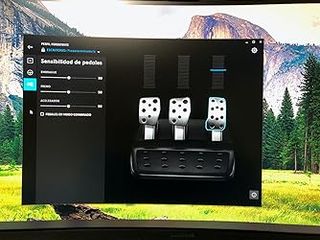 Volante y Pedales Force Feedback