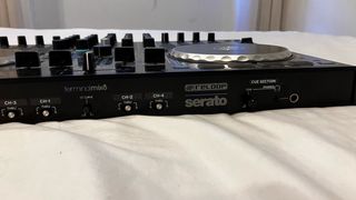 Mesa de mezcla Reloop Terminal 8 Mix