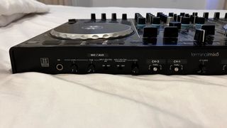 Mesa de mezcla Reloop Terminal 8 Mix