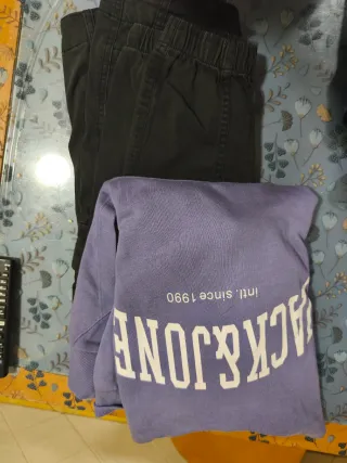 Lote Ropa: pantalones, jerseys y cazadoras.