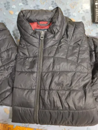 Lote Ropa: pantalones, jerseys y cazadoras.