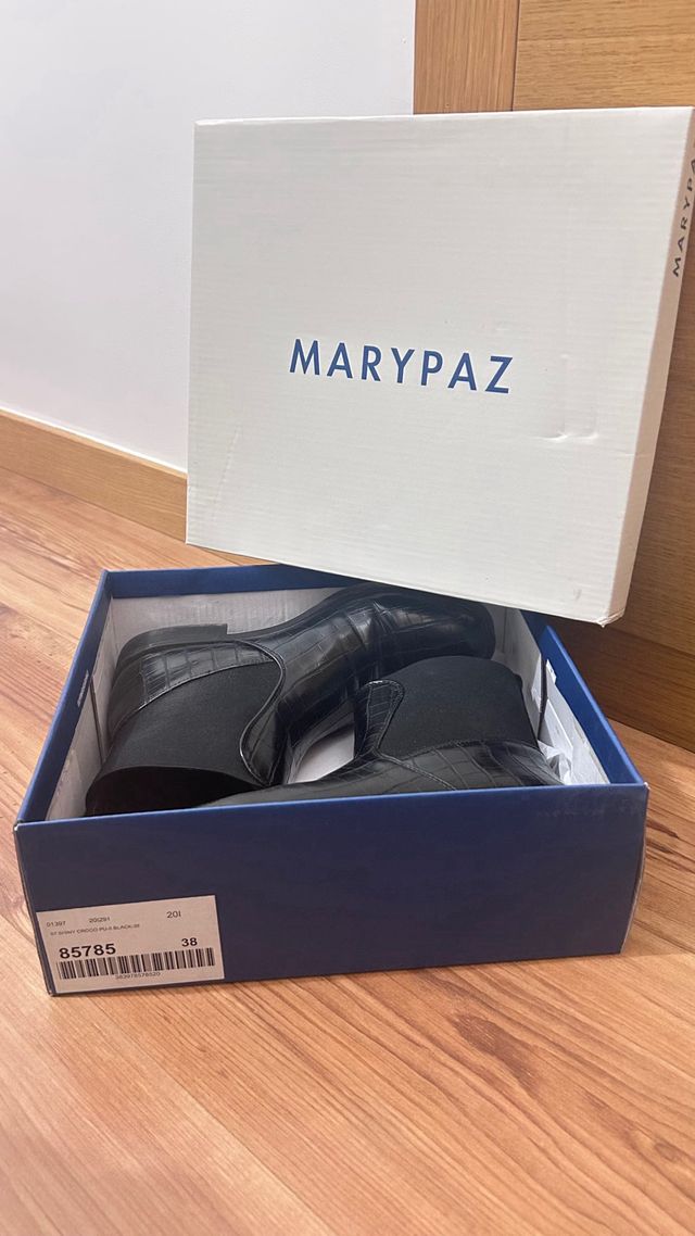 Botines negros MARYPAZ efecto piel cocodrilo