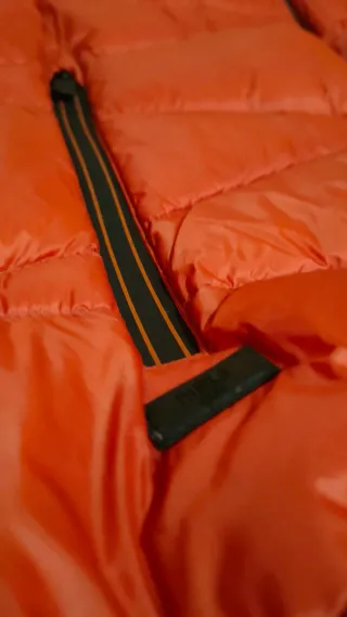 Chaleco acolchado rojo Mango con capucha