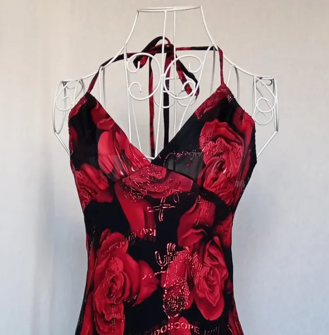 Vestido fiesta asimétrico flores rojas