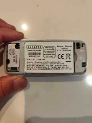 Alcatel OT-E205 Caja Teléfono Móvil