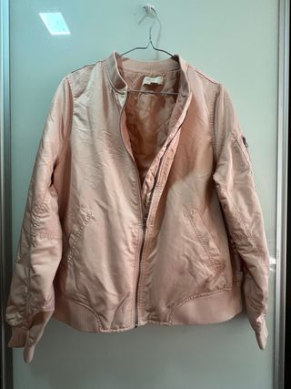 Chaqueta bomber rosa satinada