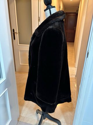 Chaquetón de pelo marrón chocolate