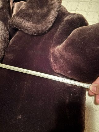 Chaquetón de pelo marrón chocolate