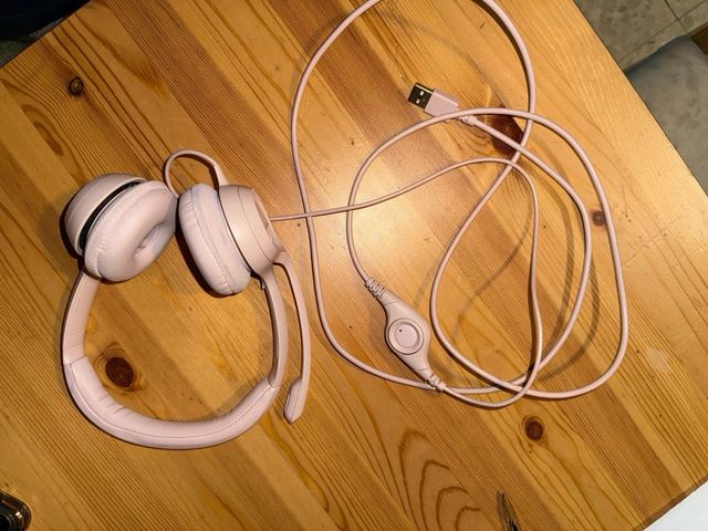 Cascos Logitech Rosas USB