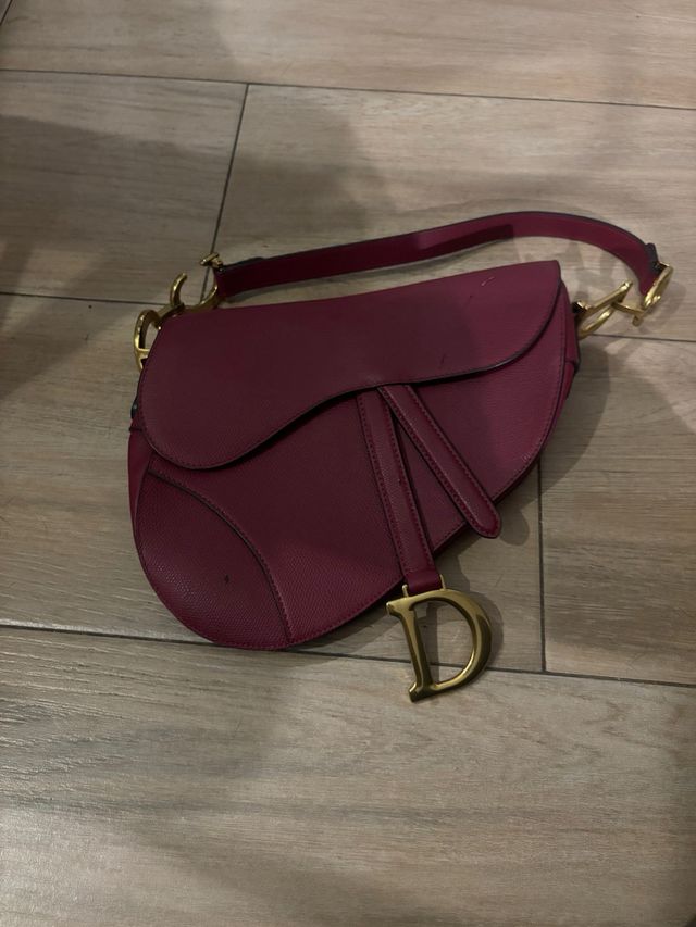 Bolso Dior Saddle Púrpura y Dorado