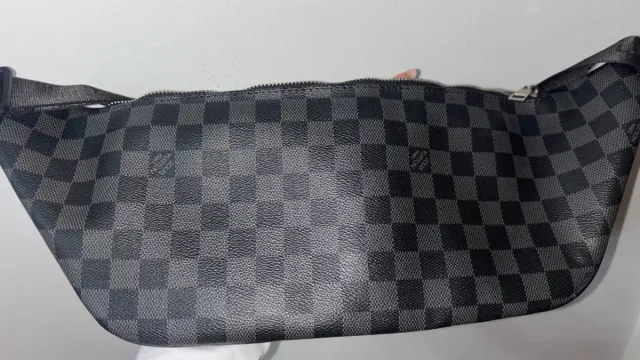 Riñonera cuadros negra y gris