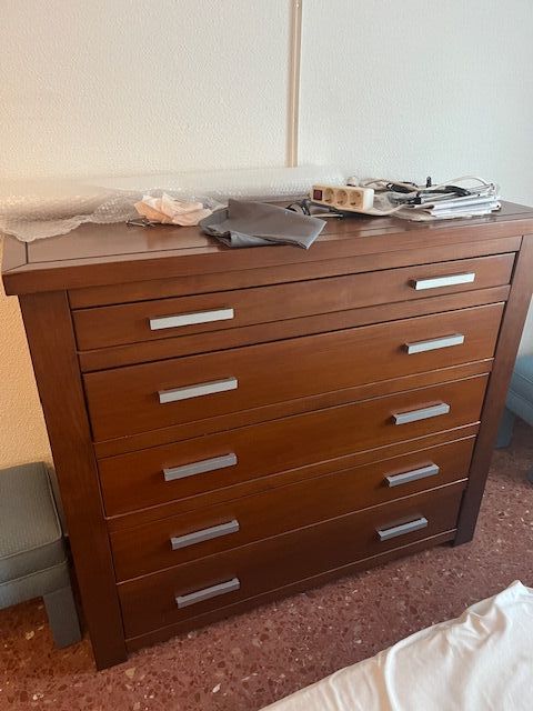 Conjunto dormitorio: mesitas + sinfonier + taburet