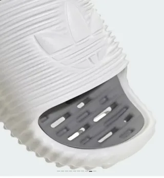 ADIDAS T/ 40-1/2 42 Y 43