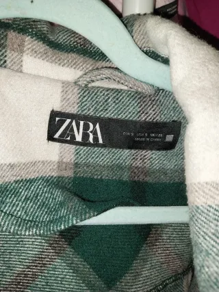 Chaqueta Zara cuadros verde y blanco Talla S