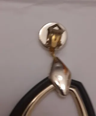 Pendientes largos dorados y negros