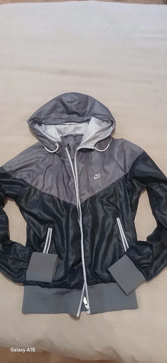 Chaqueta Nike niño talla 9-10 años