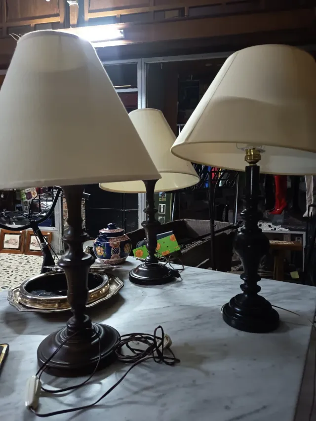 Lampade da tavolo in legno e tessuto