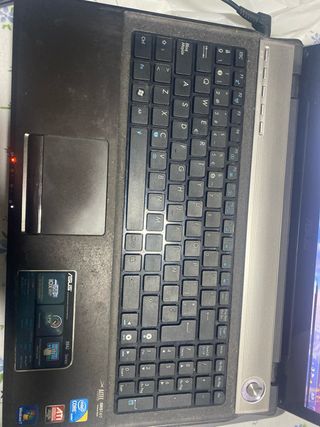 Portátil Asus X84J i7 4GB RAM Windows 7