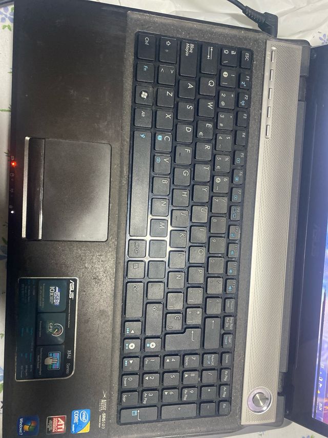 Portátil Asus X84J i7 4GB RAM Windows 7