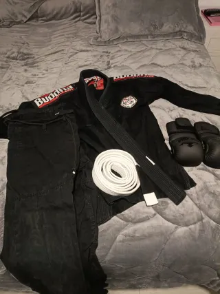 Kimono y Guantes Buddha MMA Negros