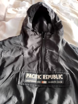 Canguro Pull&Bear Negra Talla M