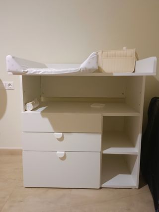 Cambiador de bebé blanco