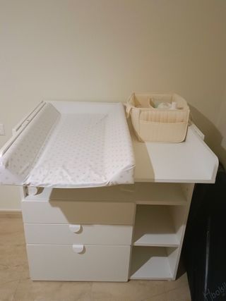 Cambiador de bebé blanco