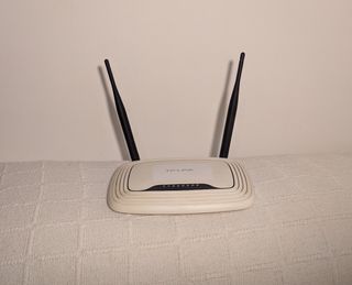 Router TP-Link Blanco con Antenas