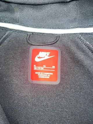 Sudadera Nike Tech Negra ORIGINAL158-170NEGOCIABLE