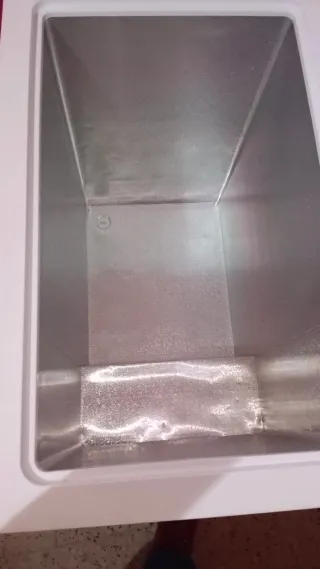 Congelatore a pozzetto seminuovo, poco usato, 150 euro