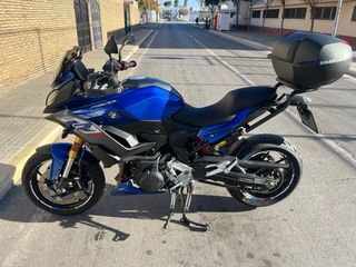 BMW F900XR - Como nueva, 4000 km con todos extras