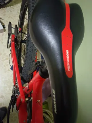 Bicicleta B'Twin XL Roja