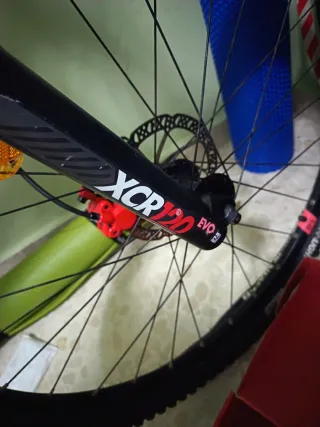 Bicicleta B'Twin XL Roja