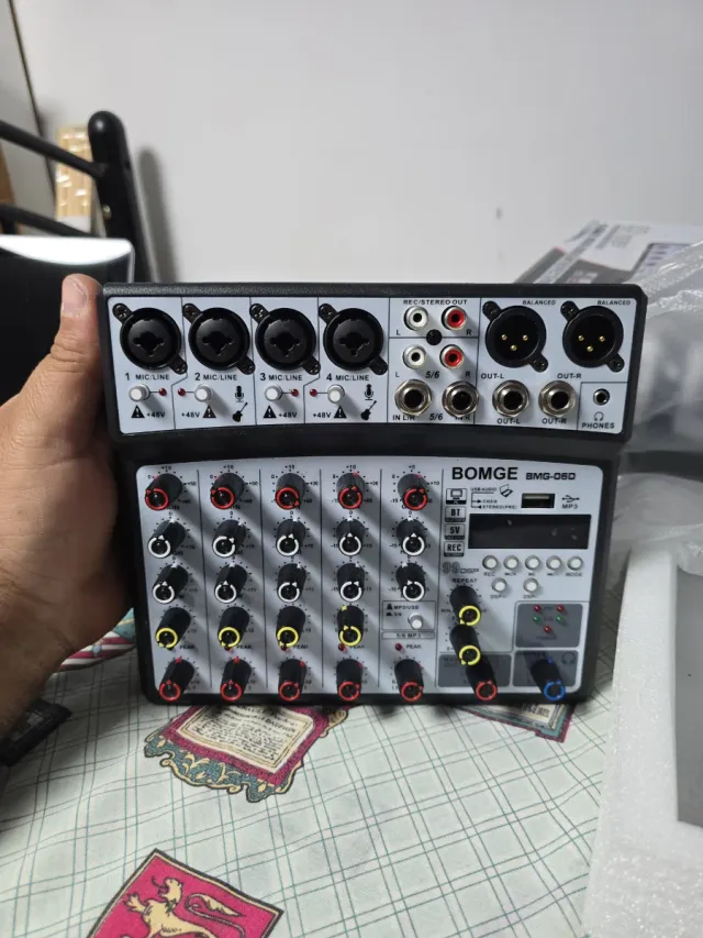 Mesa de Sonido BOMGE BMG-06D  6 Canales