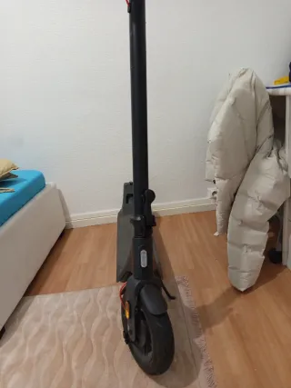 Patinete Eléctrico con Cargador y Factura