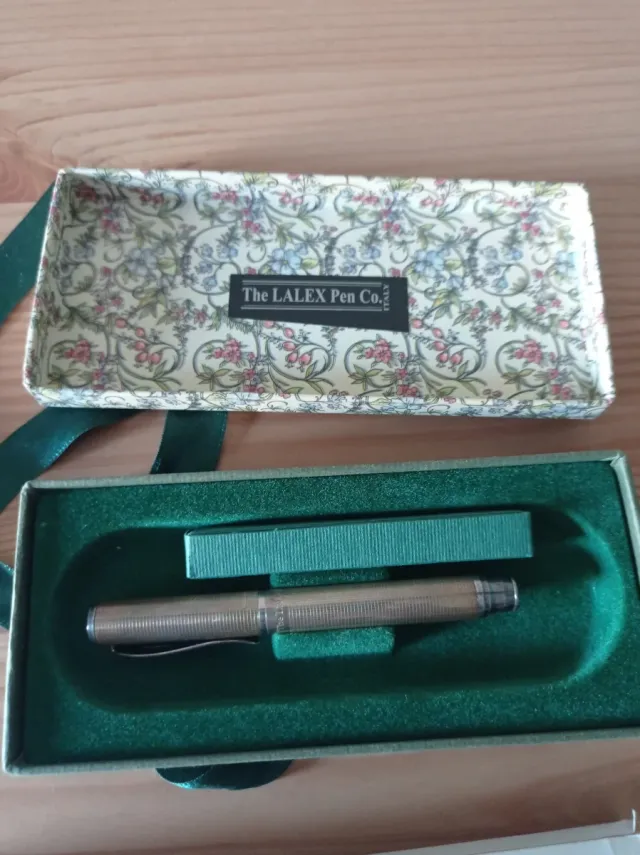 Lote bolígrafo y plumas LALEX y Elysee