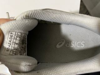 Sneakers Asics bianche e grigie