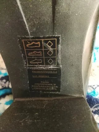 Zapatos negros con cadena