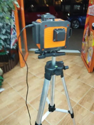 Nivel láser recargable líneas cruzadas