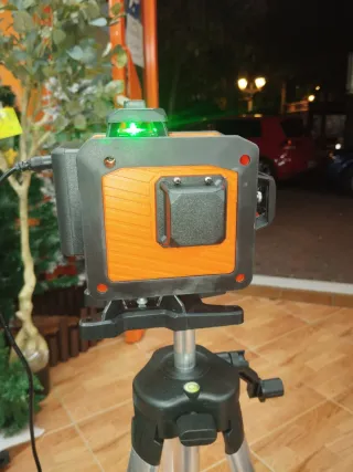 Nivel láser recargable líneas cruzadas