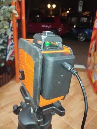 Nivel láser recargable líneas cruzadas