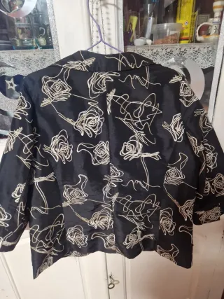 Blazer corto estampado floral