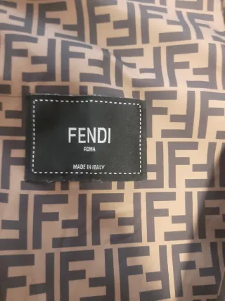 Cazadora Fendi Roma con capucha Talla M