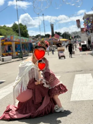 Traje de flamenca con volantes y encaje.