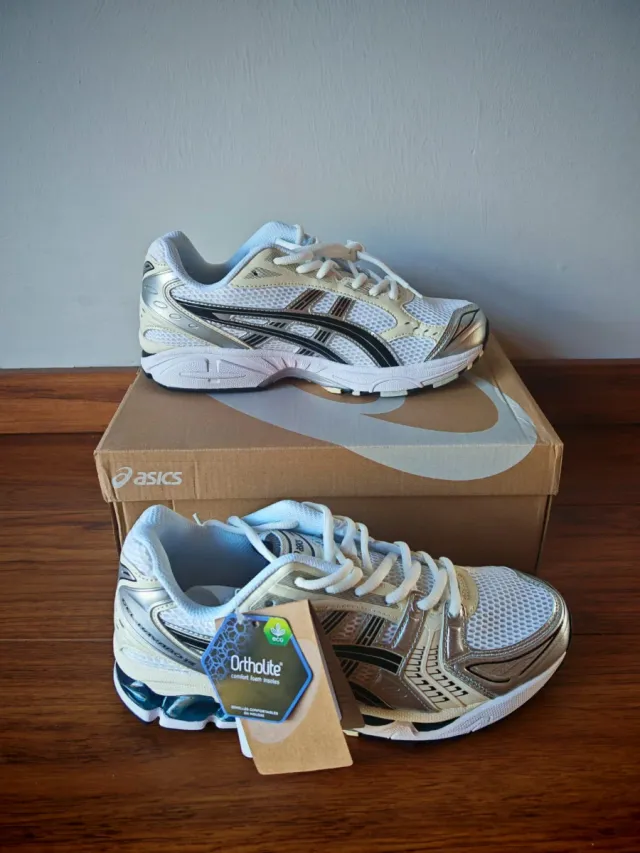 ASICS Gel Kayano 14 nuevas – Talla 43.5 gris