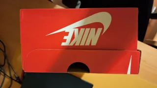 Caja Nike Roja