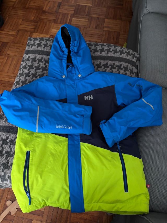Chaqueta y pantalones de esquí Helly Hansen