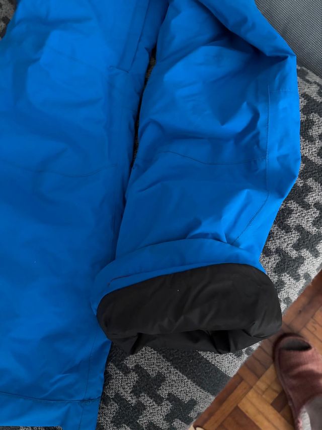 Chaqueta y pantalones de esquí Helly Hansen