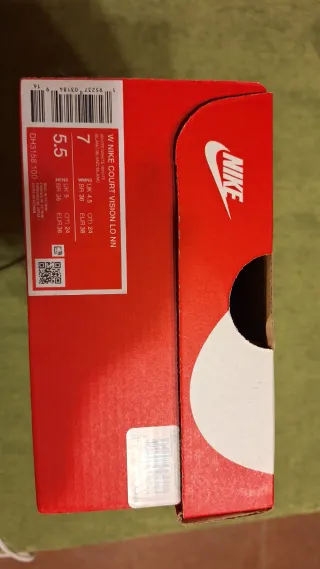 Caja Nike Roja